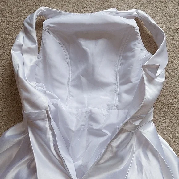 White 1950s Style Satin A-Line Tea Length Wedding Dress and Bow Veil Sz 6 - Picture 12 of 17